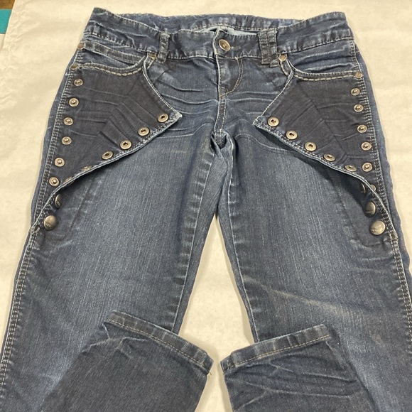Women’s Express brand denim Jeans Size 2 RARE snaps on side straight leg stylish - Picture 2 of 8